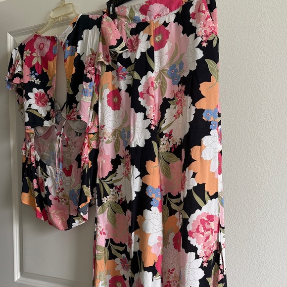 Floral Two-Piece Set with Top and Skirt - Picture 8 of 8